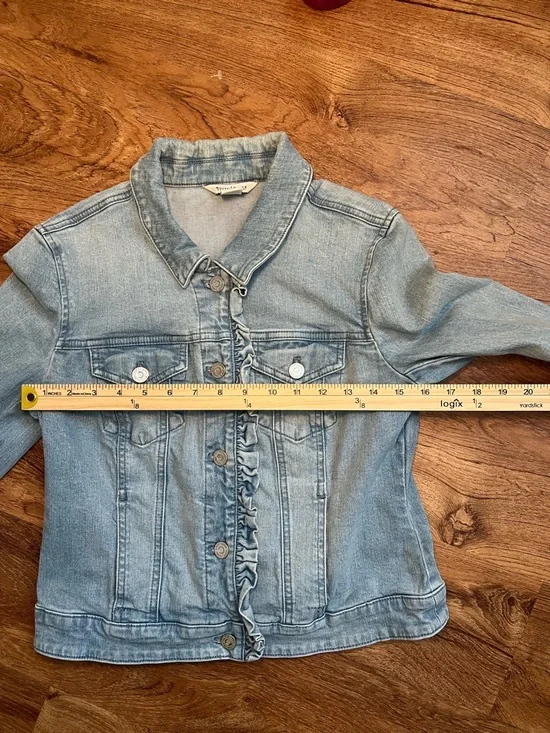White House Black Market Denim Jacket  size 6 Ruffle Front Light Wash Stretch - Picture 7 of 9